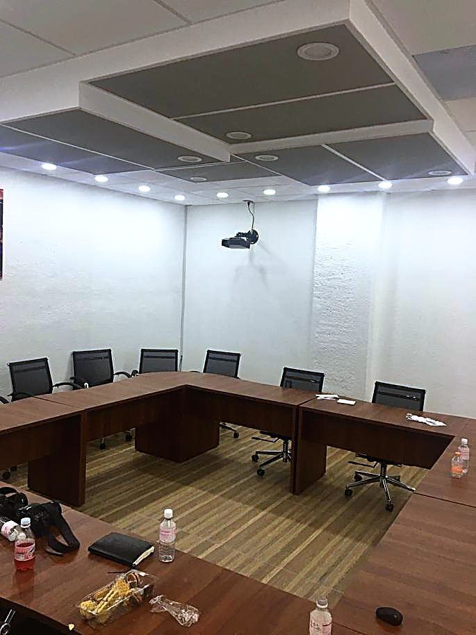 Residencia con jardín y alberca